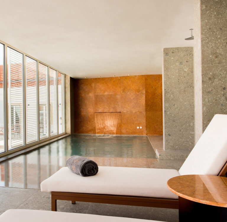 promo 7/27 instagram.com/vignettehotels/