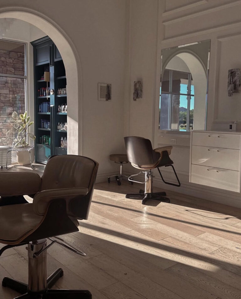 THE GREGORY SALON